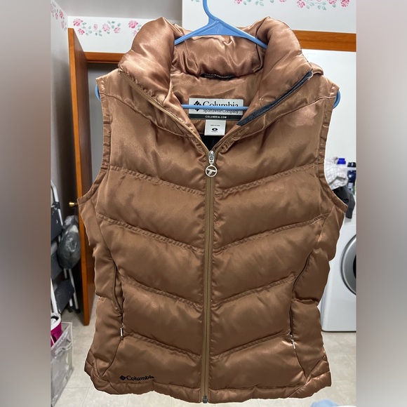 Women’s Columbia Vest - Picture 2 of 7